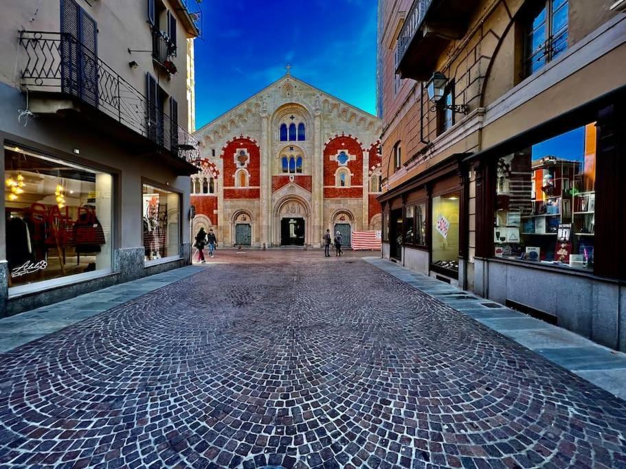 Prestigioso Attico A Passo Duomo By Revenue House Διαμέρισμα Καζάλε Μονφερράτο Εξωτερικό φωτογραφία